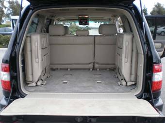 2006 Toyota Land Cruiser Photos