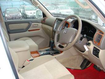 2006 Toyota Land Cruiser Photos