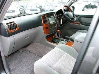 2006 Toyota Land Cruiser Pictures