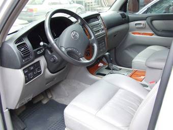 2006 Toyota Land Cruiser Photos