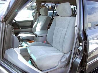 2006 Toyota Land Cruiser Photos