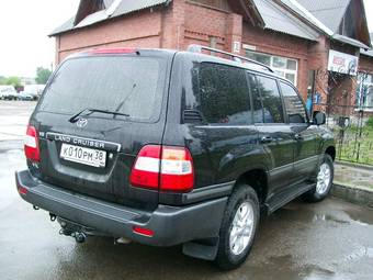 2006 Toyota Land Cruiser Photos