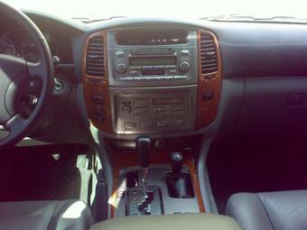 2006 Toyota Land Cruiser Photos