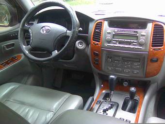 2006 Toyota Land Cruiser Photos