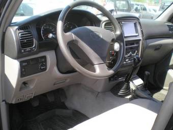 2006 Toyota Land Cruiser Pictures
