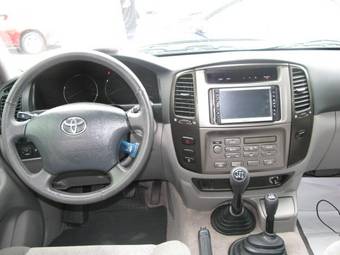 2006 Toyota Land Cruiser Photos