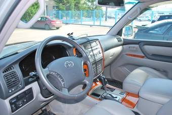 2006 Toyota Land Cruiser Pictures