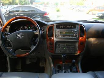2006 Toyota Land Cruiser Images