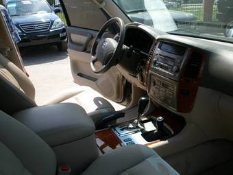 2006 Toyota Land Cruiser Images