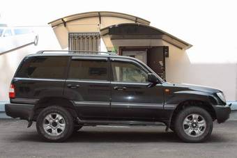 2006 Toyota Land Cruiser Photos