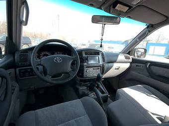 2006 Toyota Land Cruiser Photos