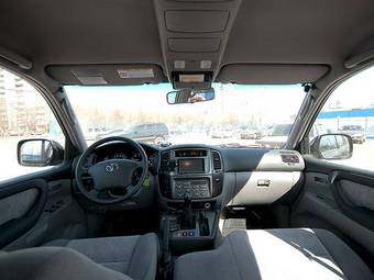 2006 Toyota Land Cruiser Photos