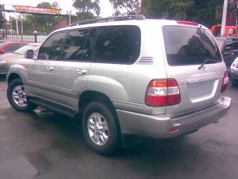 2006 Toyota Land Cruiser Images