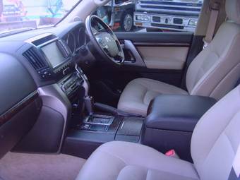 2007 Toyota Land Cruiser Photos