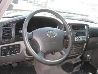 2007 Toyota Land Cruiser Photos