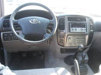 2007 Toyota Land Cruiser Photos
