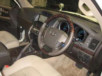 2008 Toyota Land Cruiser Photos