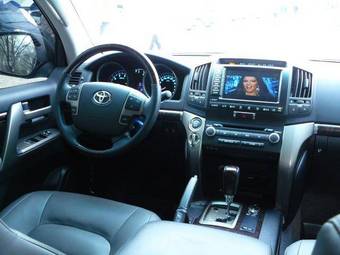 2008 Toyota Land Cruiser Pics