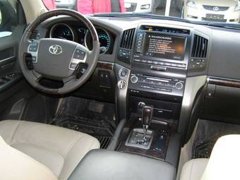 2008 Toyota Land Cruiser Photos