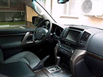 2008 Toyota Land Cruiser Pictures