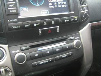 2008 Toyota Land Cruiser Pictures