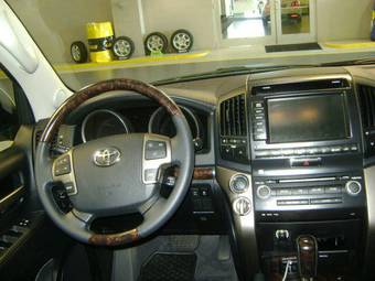 2008 Toyota Land Cruiser Images