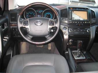 2008 Toyota Land Cruiser Pictures