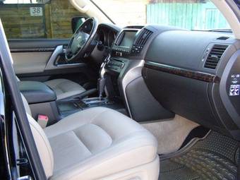 2008 Toyota Land Cruiser Pictures