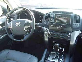 2008 Toyota Land Cruiser Pictures