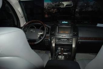 2008 Toyota Land Cruiser Images