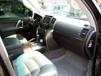 2008 Toyota Land Cruiser Pictures
