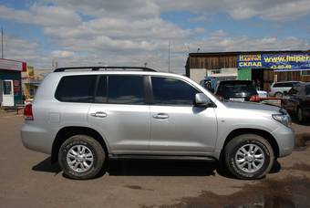 2008 Toyota Land Cruiser Photos
