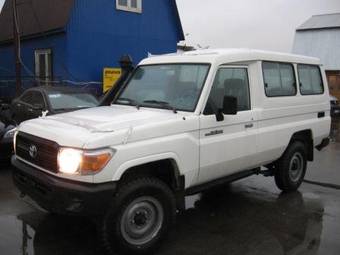 2009 Toyota Land Cruiser Photos