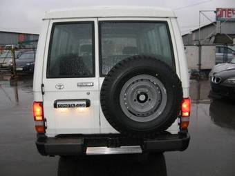 2009 Toyota Land Cruiser Wallpapers