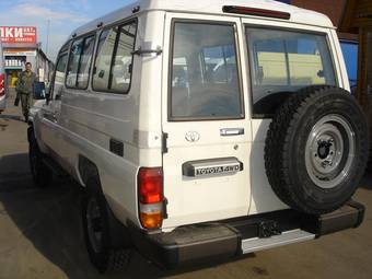 2009 Toyota Land Cruiser Pictures