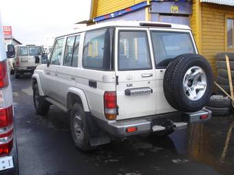 2009 Toyota Land Cruiser Pics