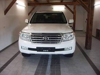 2009 Toyota Land Cruiser Photos