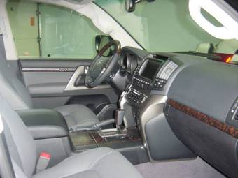 2009 Toyota Land Cruiser Photos