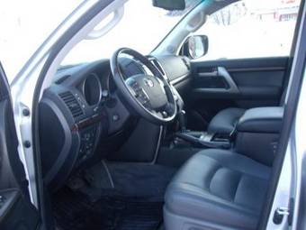 2009 Toyota Land Cruiser Photos