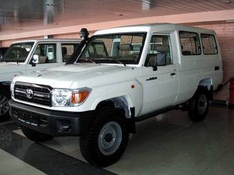 2009 Toyota Land Cruiser Photos