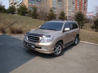 2009 Toyota Land Cruiser Pics