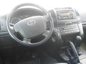 2009 Toyota Land Cruiser Pics