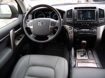 2009 Toyota Land Cruiser Pictures