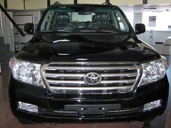 2010 Toyota Land Cruiser Photos