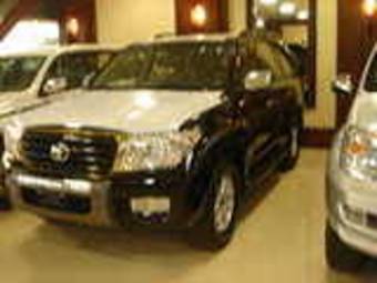 2010 Toyota Land Cruiser Photos