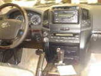 2010 Toyota Land Cruiser Pictures