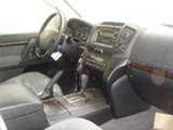 2010 Toyota Land Cruiser Photos