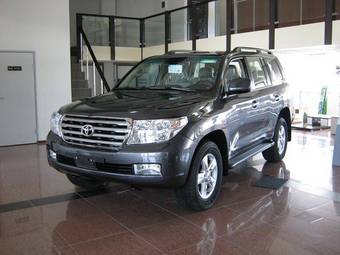 2010 Toyota Land Cruiser Photos