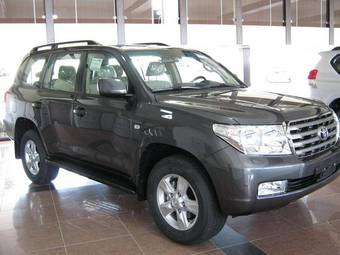 2010 Toyota Land Cruiser Photos