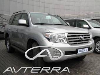 2010 Toyota Land Cruiser Photos